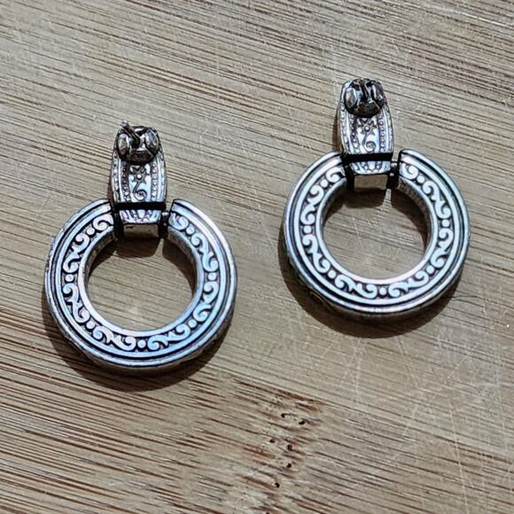 Brighton doorknocker scrolled post earrings - Picture 3 of 3